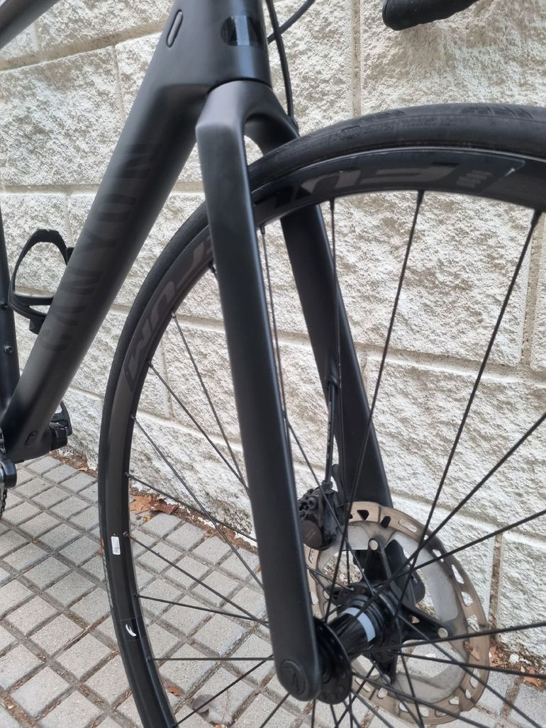 Canyon Endurace CF 7 Di2 2023 2023 Road & Gravel usato, Nero — immagine 11 di 23