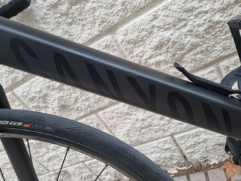 Canyon Endurace CF 7 Di2 2023 2023 Road & Gravel usato, Nero — immagine 18 di 23
