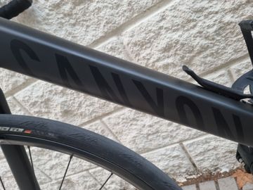 Tweedehands Canyon Endurace CF 7 Di2 2023 2023 Road & Gravel — afbeelding 18 van 23