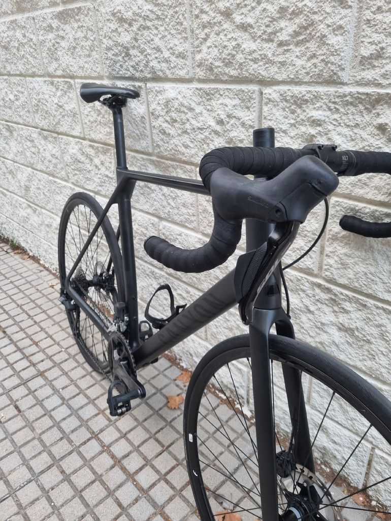 Canyon Endurace CF 7 Di2 2023 2023 Road & Gravel usato, Nero — immagine 8 di 23