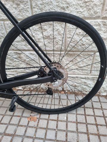Tweedehands Canyon Endurace CF 7 Di2 2023 2023 Road & Gravel — afbeelding 20 van 23
