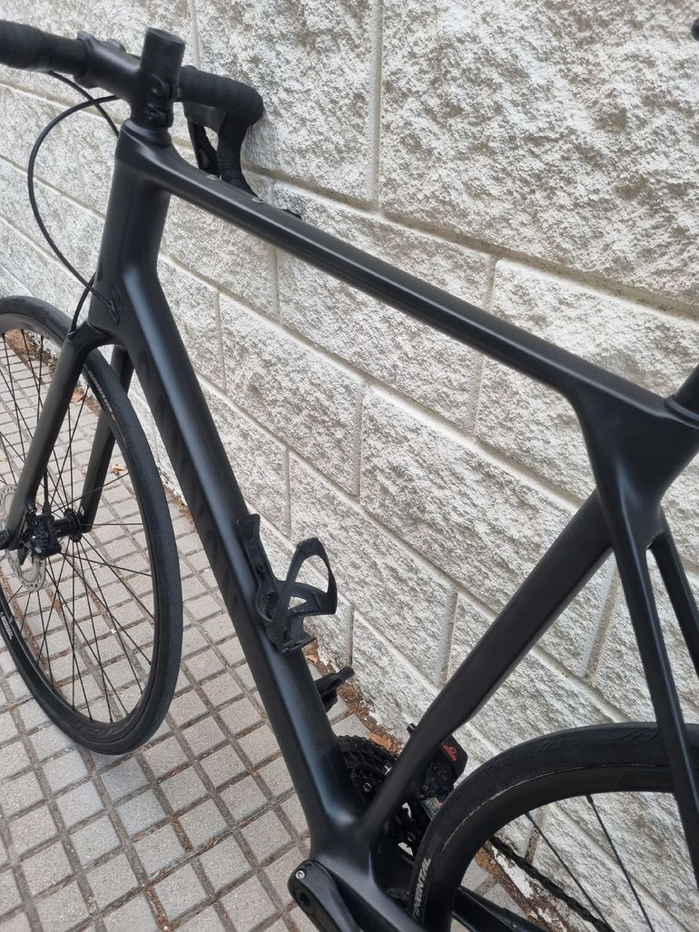 Canyon Endurace CF 7 Di2 2023 2023 Road & Gravel usato, Nero — immagine 19 di 23