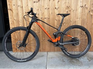 Tweedehands Mondraker F-PODIUM CARBON 2023 2023 Mountainbike — afbeelding 1 van 8