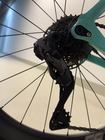 Brugt Bianchi Oltre XR4 - Ultegra Di2 2022 2022 Road & Gravel — billede 11 af 13