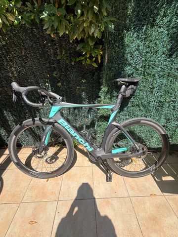 Brugt Bianchi Oltre Shimano 105 Di2 2024 Road & Gravel — billede 1 af 3