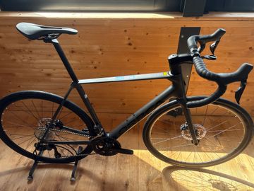 Tweedehands Orbea Orca Shimano 105 Di2 2025 Road & Gravel — afbeelding 1 van 4
