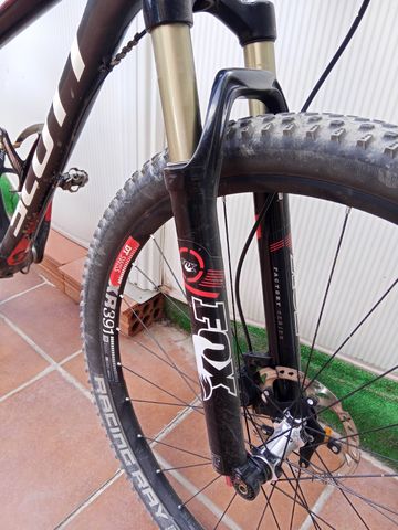 Used Scott Scale 910 2017 Mountainbike, Red — image 3 of 6