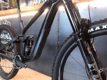 Giant Reign Advanced Pro 1 2023 2023 Mountainbike usato, Nero — immagine 4 di 6