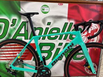 Bianchi Impulso COMP GRX 610 disc 2023 2023 Road & Gravel d'occasion — image 1 sur 11