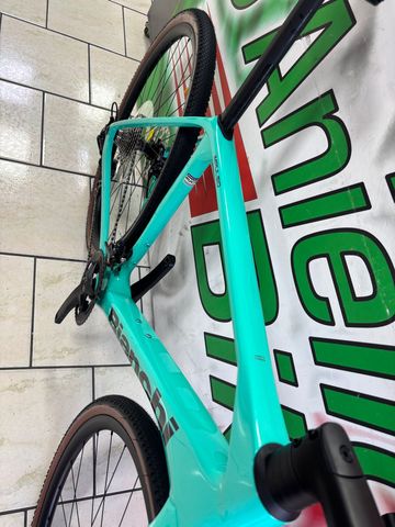 Bianchi Impulso COMP GRX 610 disc 2023 2023 Road & Gravel d'occasion — image 10 sur 11