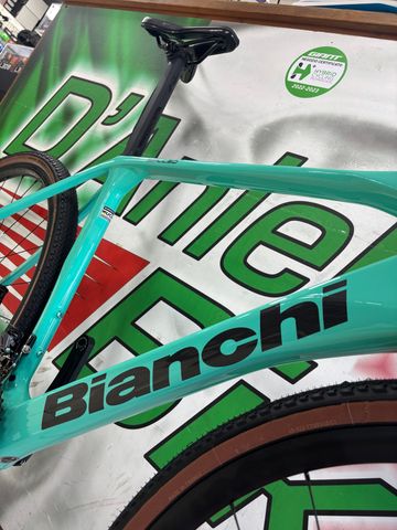 Bianchi Impulso COMP GRX 610 disc 2023 2023 Road & Gravel d'occasion — image 9 sur 11
