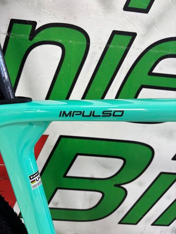 Bianchi Impulso COMP GRX 610 disc 2023 2023 Road & Gravel d'occasion — image 4 sur 11