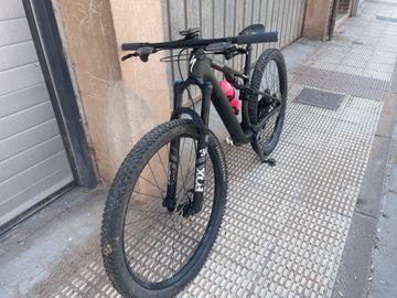 Used Specialized Epic 8 EVO Comp 2025 2025 Mountainbike, Green, 29 — image 6 of 6