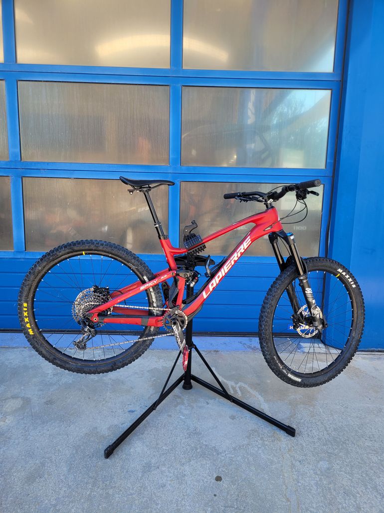 Używany Lapierre Spicy CF 6.9 2021 2021 Mountainbike — zdjęcie 10 z 10