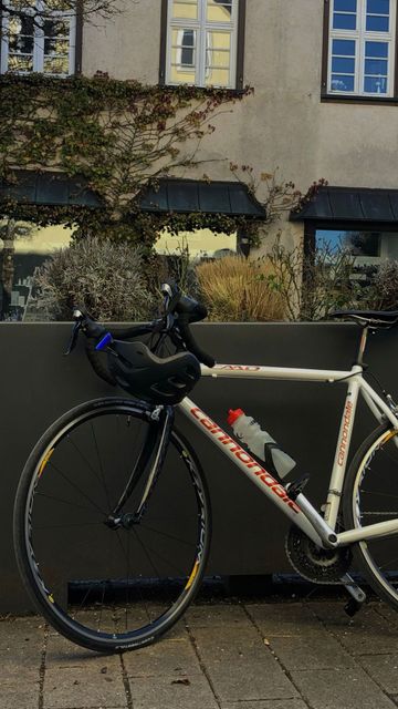 Used Cannondale CAAD 9 2009 Road & Gravel, White — image 2 of 6