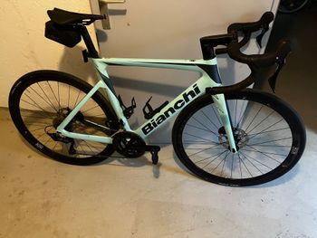 Used Bianchi Oltre Shimano 105 2024 Road & Gravel, Green — image 1 of 8