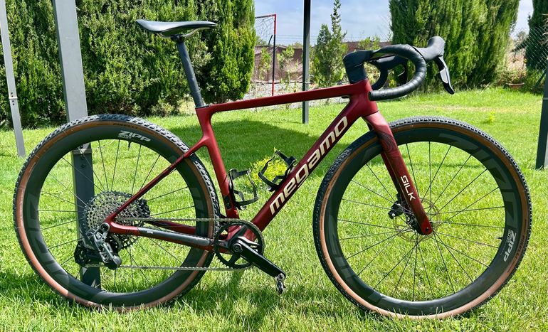 Megamo SILK 01 AXS 2025 2025