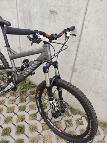 Used Canyon Torque 6 2016 Mountainbike, Light Gray — image 3 of 15