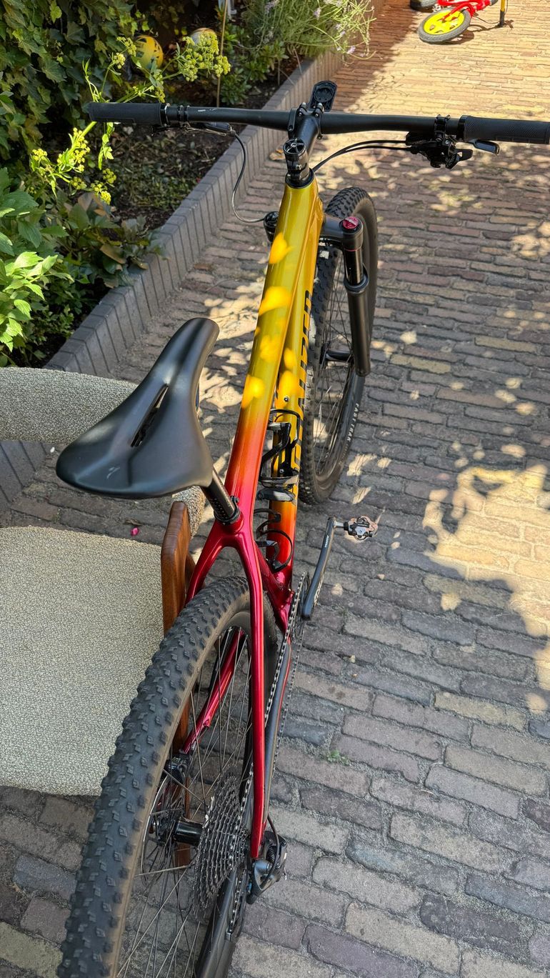 Used Specialized Men's Epic Hardtail Expert 2018 2018 Mountainbike, Rojo — image 4 of 11