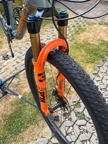 Gebrauchtes Specialized S-Works Epic 2022 2022 Mountainbike, Hellgrau, 29 — Bild 4 von 12