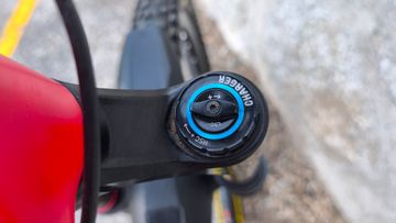 Used Trek Slash 9.9 Custom 2017 Mountainbike, Red — image 8 of 16