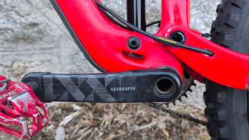 Used Trek Slash 9.9 Custom 2017 Mountainbike, Red — image 10 of 16