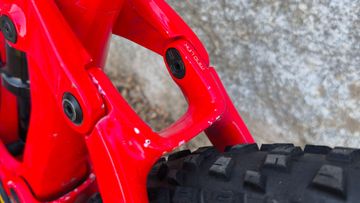Used Trek Slash 9.9 Custom 2017 Mountainbike, Red — image 14 of 16
