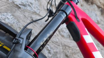 Used Trek Slash 9.9 Custom 2017 Mountainbike, Red — image 15 of 16