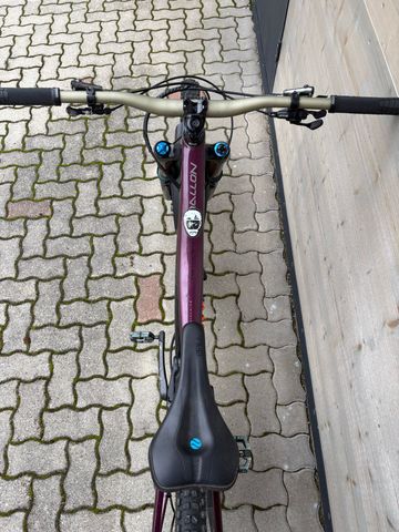 Gebrauchtes Orbea RALLON M-LTD 2022 2022 Mountainbike, Violett, 29 — Bild 11 von 14