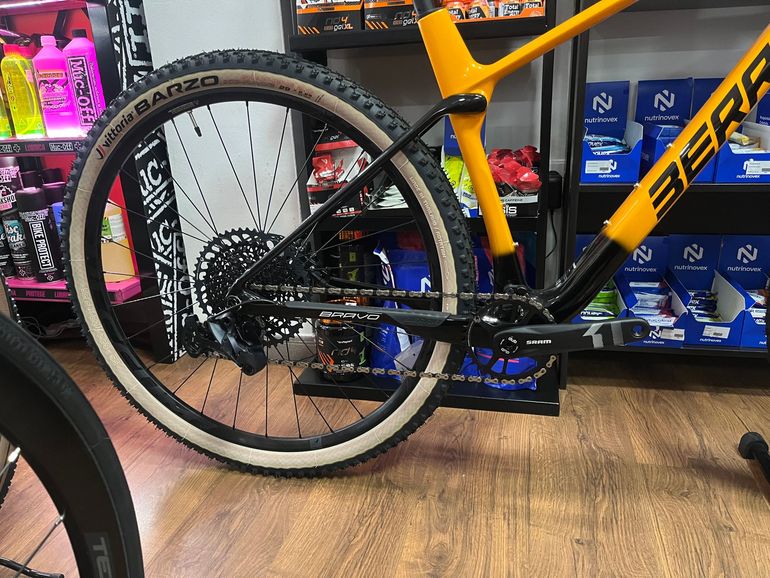Used Berria BRAVO 7 2024 2024 Mountainbike, Orange, 29 — image 2 of 6
