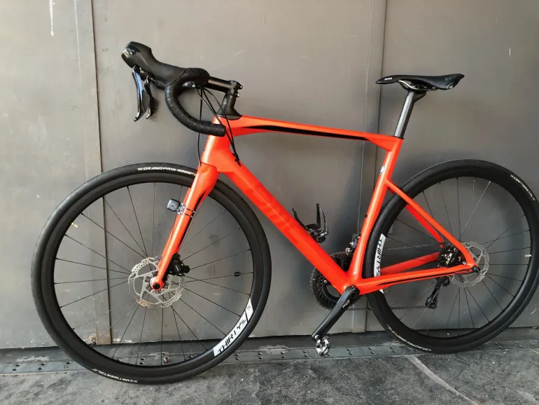 Used BMC Roadmachine 02 105 2017 Road & Gravel — image 1 of 12