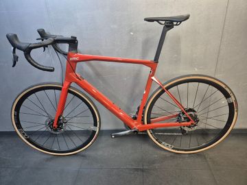 Used BMC Roadmachine ONE 2021 2021 Road & Gravel, Red — image 2 of 6