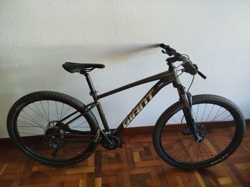 Used Giant Talon 2 2024 2024 Mountainbike, Green, 27.5, 29 — image 1 of 8