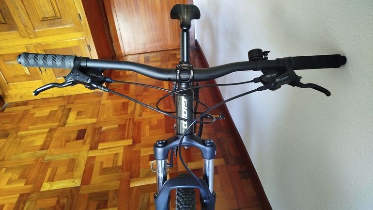 Used Giant Talon 2 2024 2024 Mountainbike, Green, 27.5, 29 — image 3 of 8