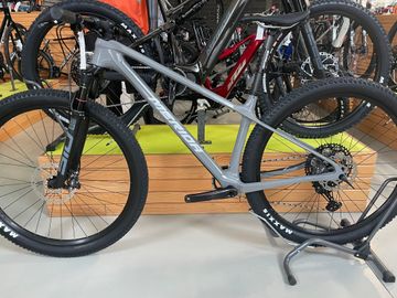 Gebrauchtes Merida BIG NINE XT 2025 2025 Mountainbike, Hellgrau — Bild 2 von 6