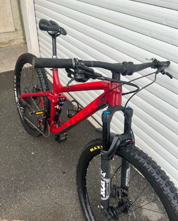 Used Trek Fuel EX 8 2020 2020 Mountainbike, Red, 27.5, 29 — image 2 of 7