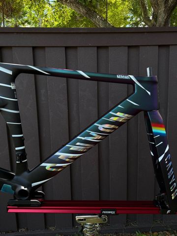 Used Canyon Aeroad CFR MACH874 2025 Frameset 2025 Road & Gravel, Purple — image 4 of 15