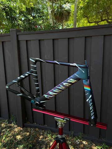 Used Canyon Aeroad CFR MACH874 2025 Frameset 2025 Road & Gravel, Purple — image 3 of 15