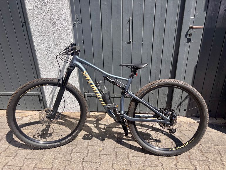 Used Specialized Men's Epic Comp 2018 2018 Mountainbike, Blue, 29 — image 1 of 13