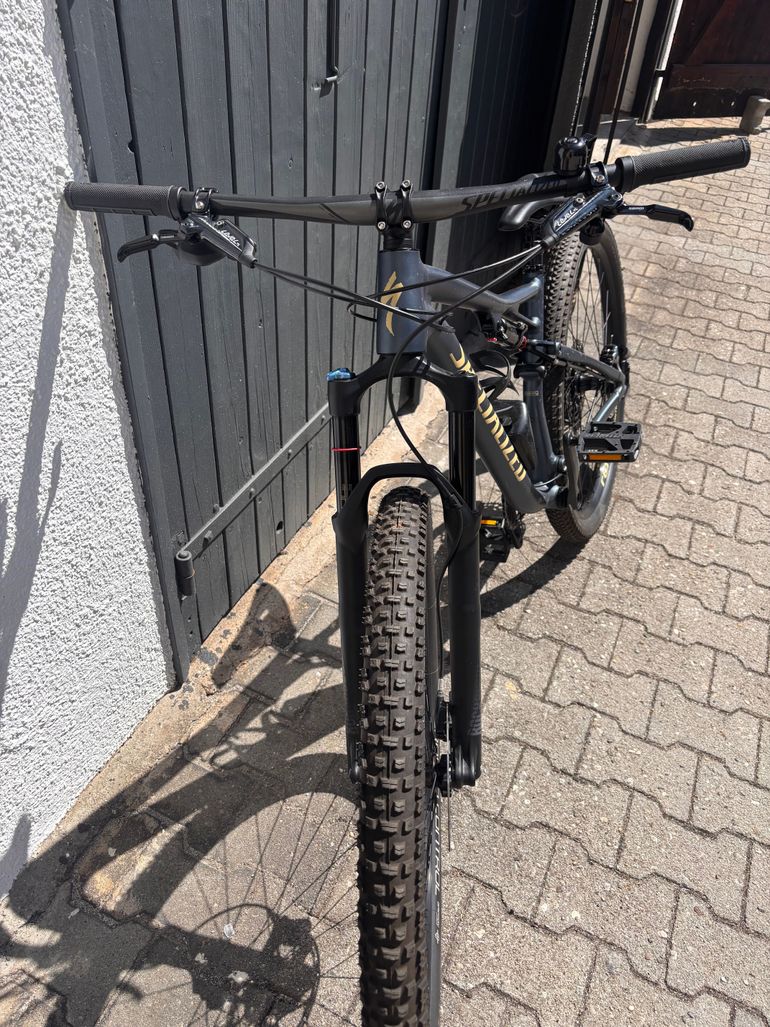 Used Specialized Men's Epic Comp 2018 2018 Mountainbike, Blue, 29 — image 2 of 13