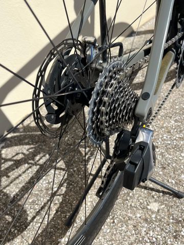 Used BMC Roadmachine 01 ONE 2021 2021 Road & Gravel, Light Gray — image 6 of 8