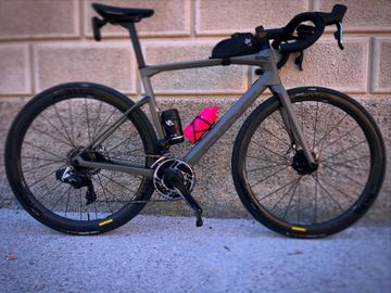 Used BMC Roadmachine 01 ONE 2021 2021 Road & Gravel, Light Gray — image 3 of 8