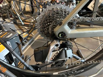 Used BMC Roadmachine 01 ONE 2021 2021 Road & Gravel, Light Gray — image 2 of 8
