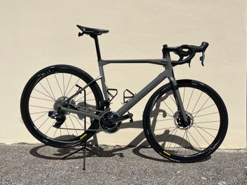 Used BMC Roadmachine 01 ONE 2021 2021 Road & Gravel, Light Gray — image 7 of 8