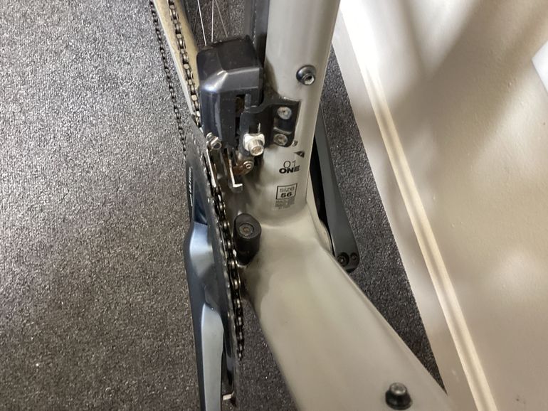 Used BMC 01 ONE Ultegra Di2 2021 Road & Gravel, Light Gray — image 8 of 9
