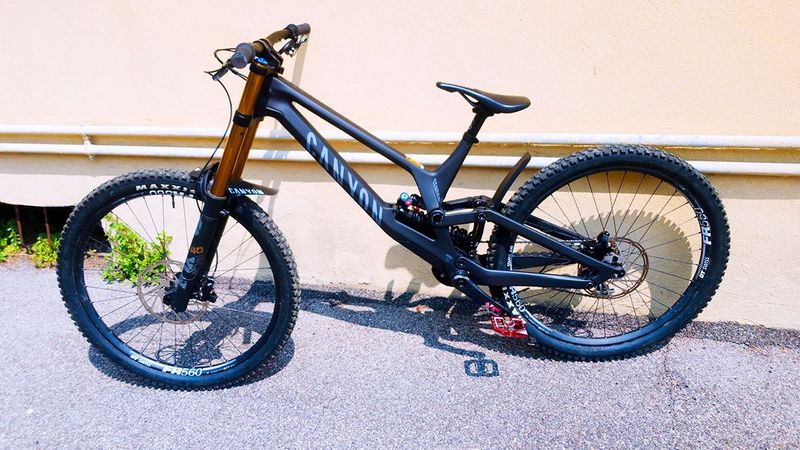 Used Canyon Sender SRAM X01 DH 2025 MTB