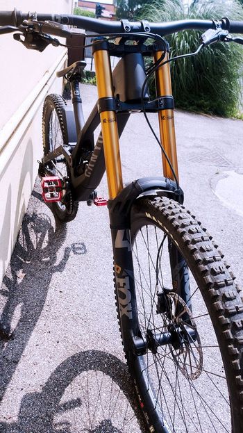 Used Canyon Sender SRAM X01 DH 2025 Mountainbike, Black — image 6 of 6