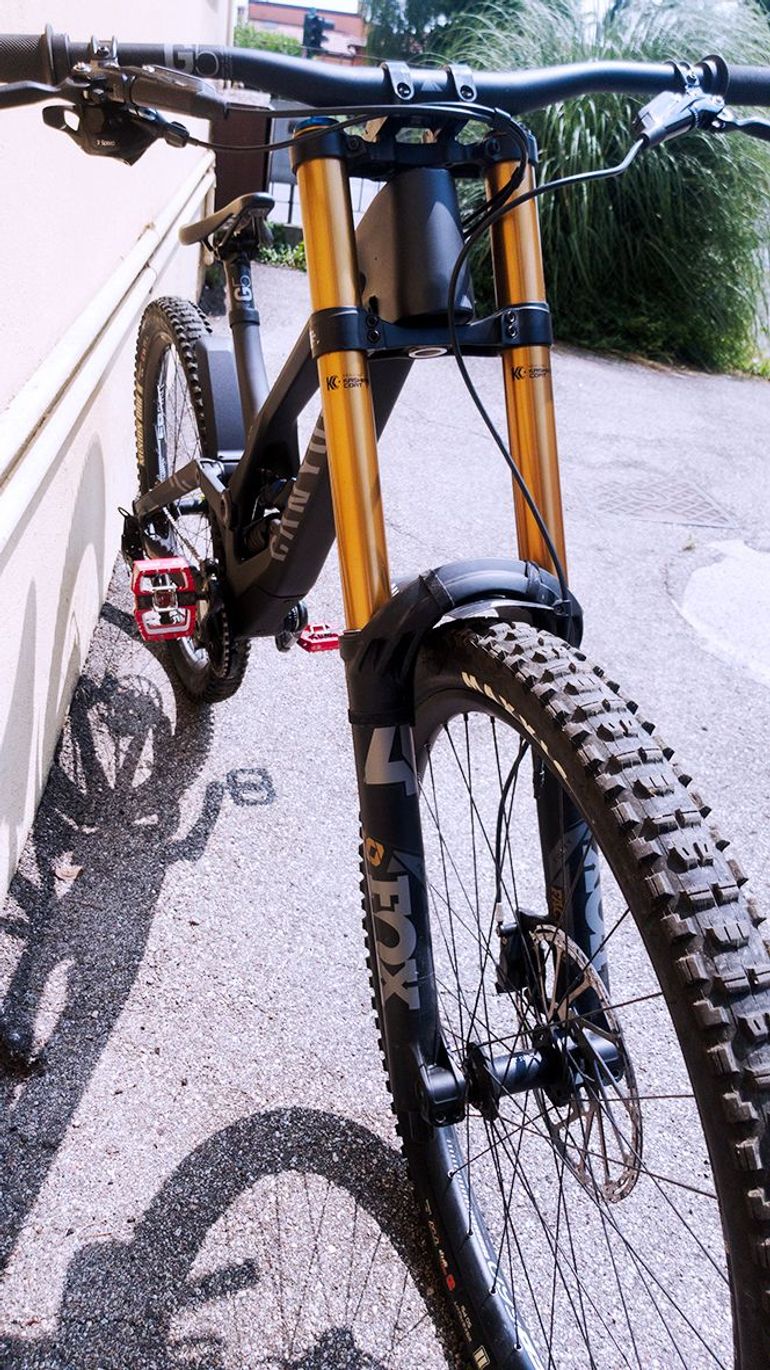 Used Canyon Sender SRAM X01 DH 2025 Mountainbike, Black — image 6 of 6