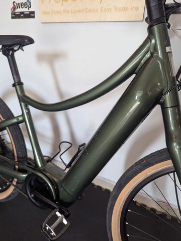 Used Momentum Vida E+ 2022 Road & Gravel, Green — image 2 of 10