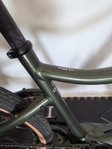 Used Momentum Vida E+ 2022 Road & Gravel, Green — image 9 of 10